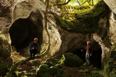 Grotte de roche percée